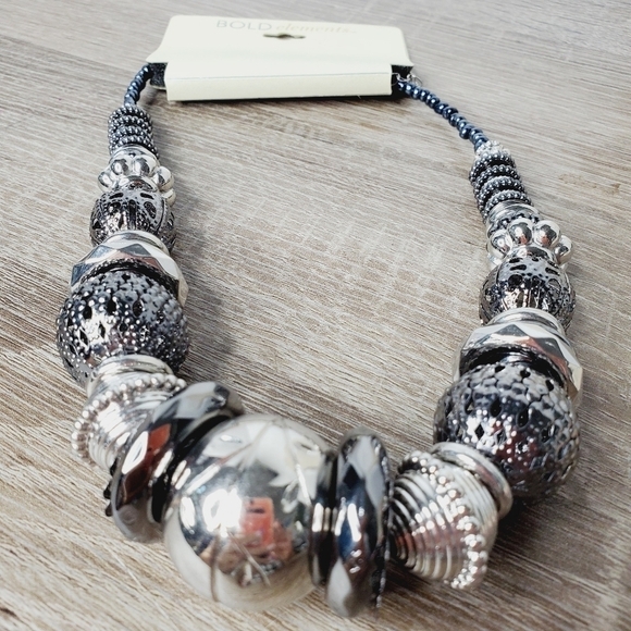 BOLD ELEMENTS SILVER STATEMENT NECKLACE NEW JCP - Picture 5 of 9